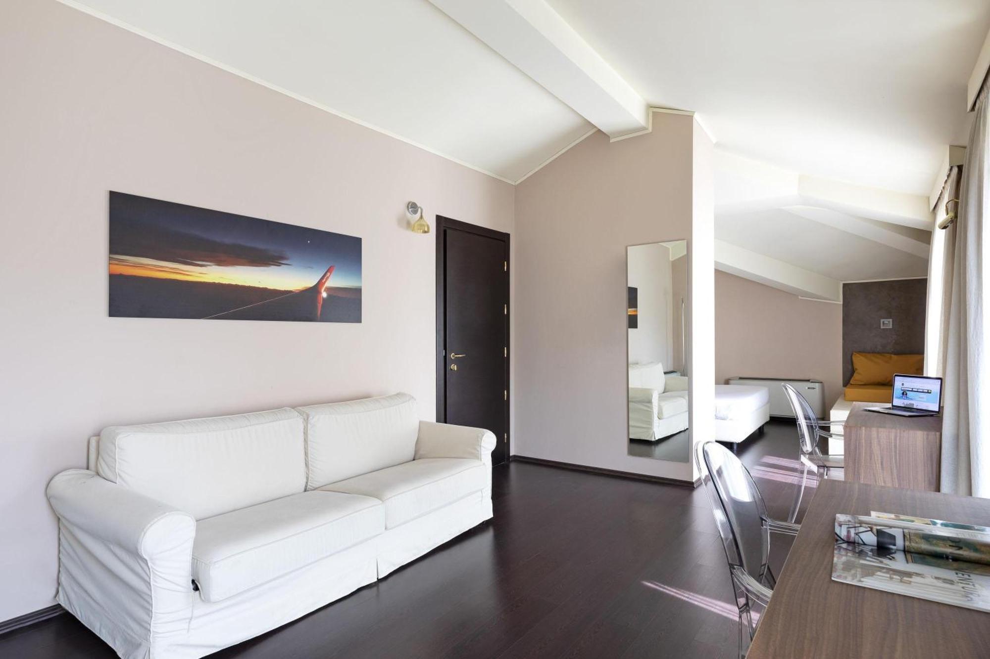 B&B Hotel Malpensa Lago Maggiore Vergiate Exterior photo