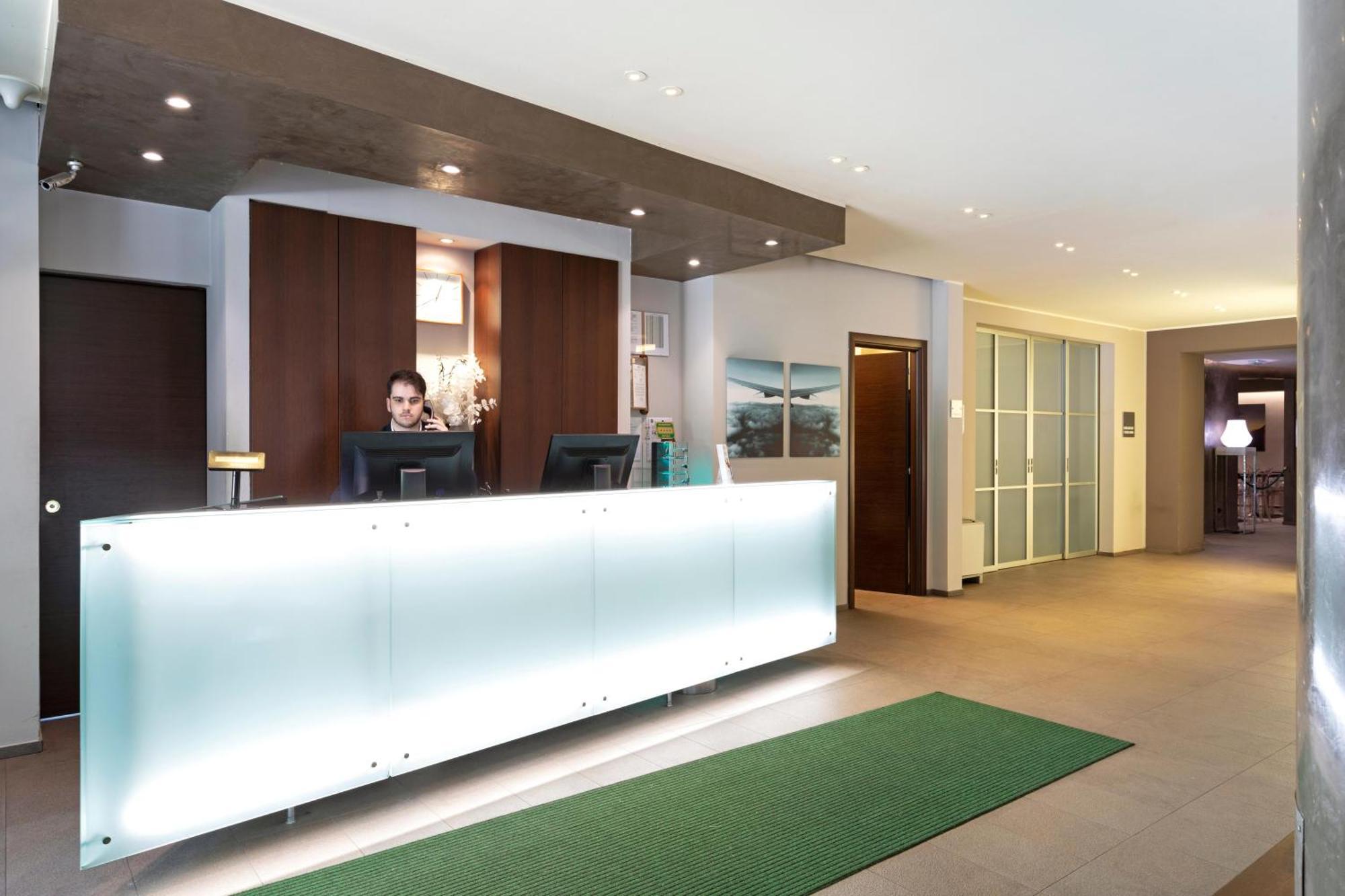 B&B Hotel Malpensa Lago Maggiore Vergiate Exterior photo