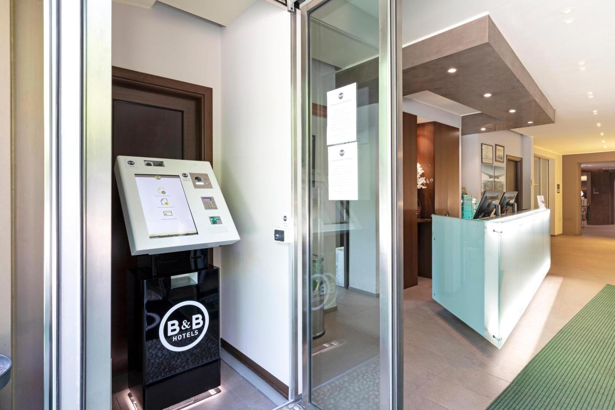 B&B Hotel Malpensa Lago Maggiore Vergiate Exterior photo